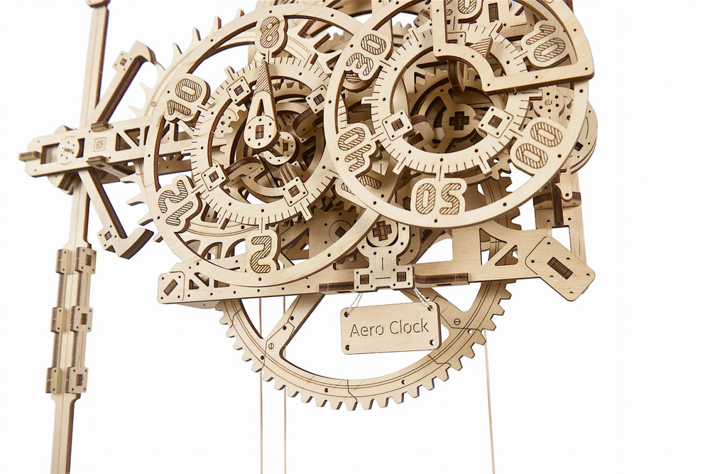 Ugears Aero Clock – widok boczny
