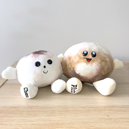 Pluszowe planety - Pluton i Księżyc Charon