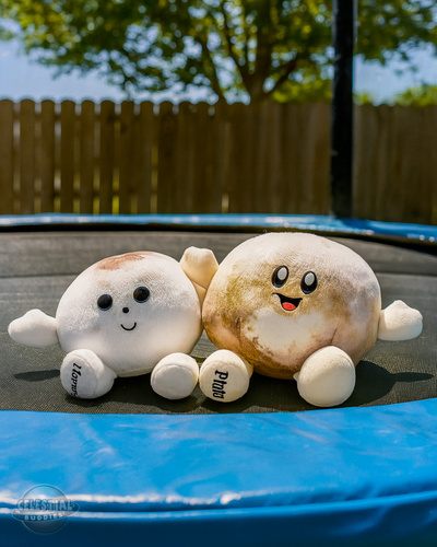 Pluszowe planety - Pluton i Księżyc Charon